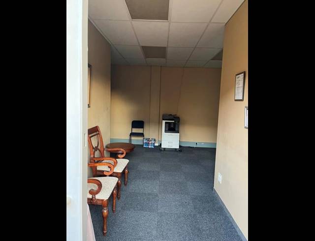 OFFICE FOR SALE IN SILVER LAKES